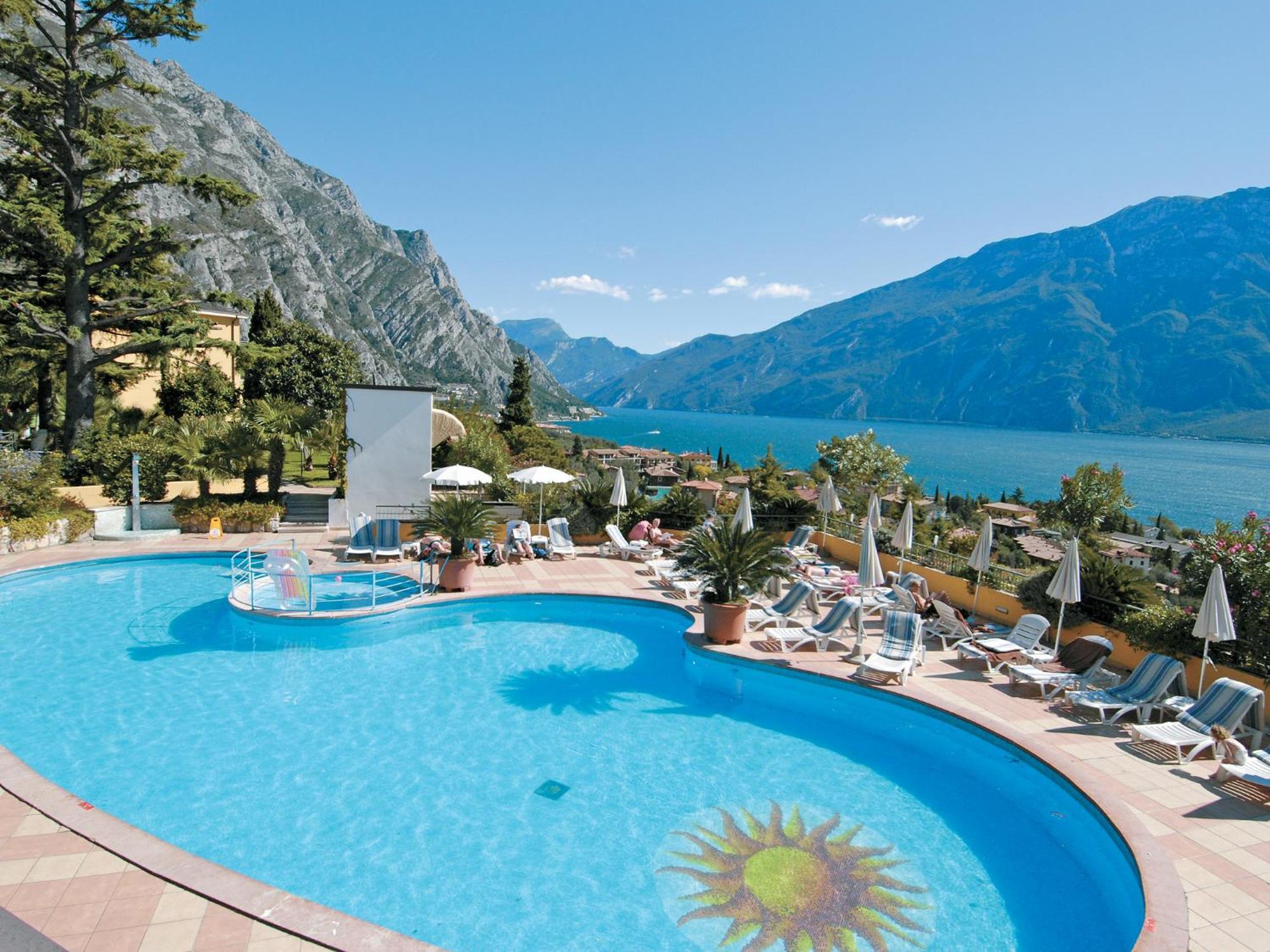 Hotel San Pietro Limone sul Garda Exterior photo